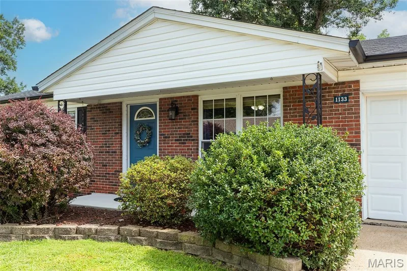 1133 Fordyce Lane, St Charles, MO 63303 — listing photo 2 of 23