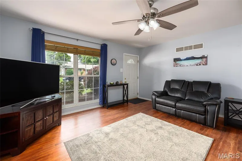 1133 Fordyce Lane, St Charles, MO 63303 — listing photo 3 of 23