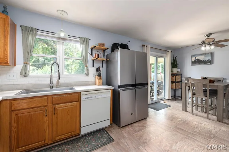 1133 Fordyce Lane, St Charles, MO 63303 — listing photo 6 of 23