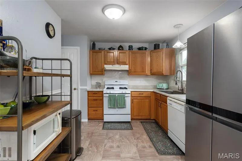 1133 Fordyce Lane, St Charles, MO 63303 — listing photo 7 of 23