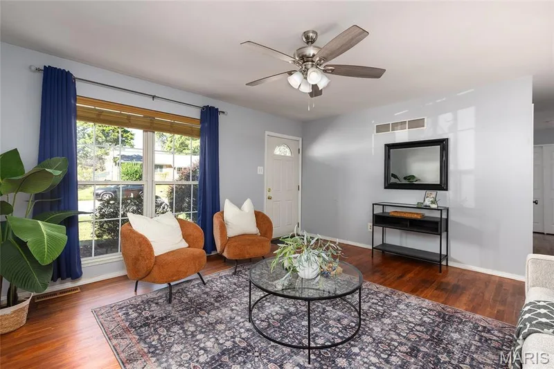 1133 Fordyce Lane, St Charles, MO 63303 — listing photo 5 of 27