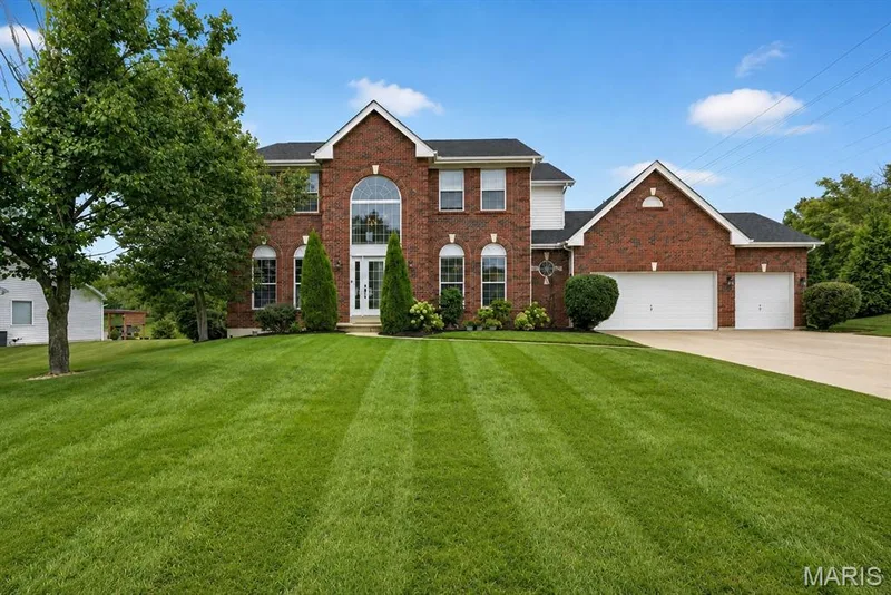 800 Dunbarton Drive, Weldon Spring, MO 63304 — listing photo 2 of 38