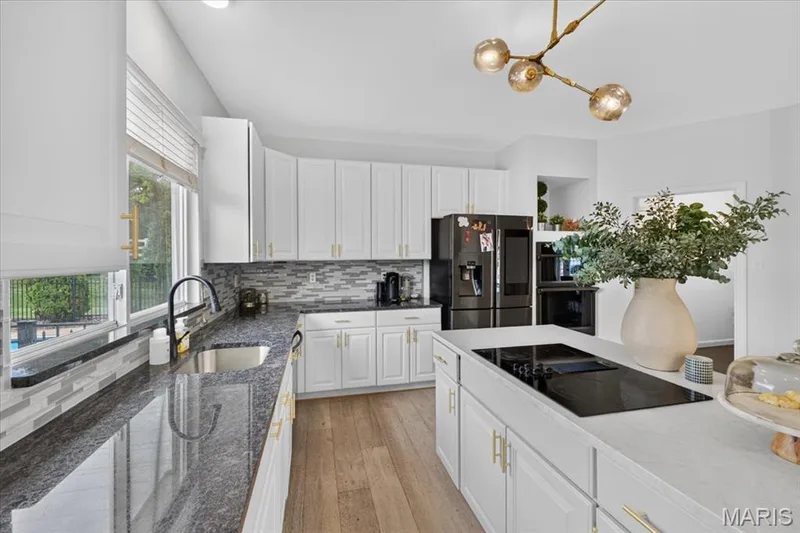 800 Dunbarton Drive, Weldon Spring, MO 63304 — listing photo 9 of 38