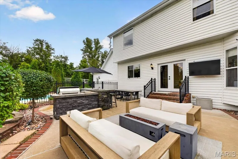 800 Dunbarton Drive, Weldon Spring, MO 63304 — listing photo 5 of 38
