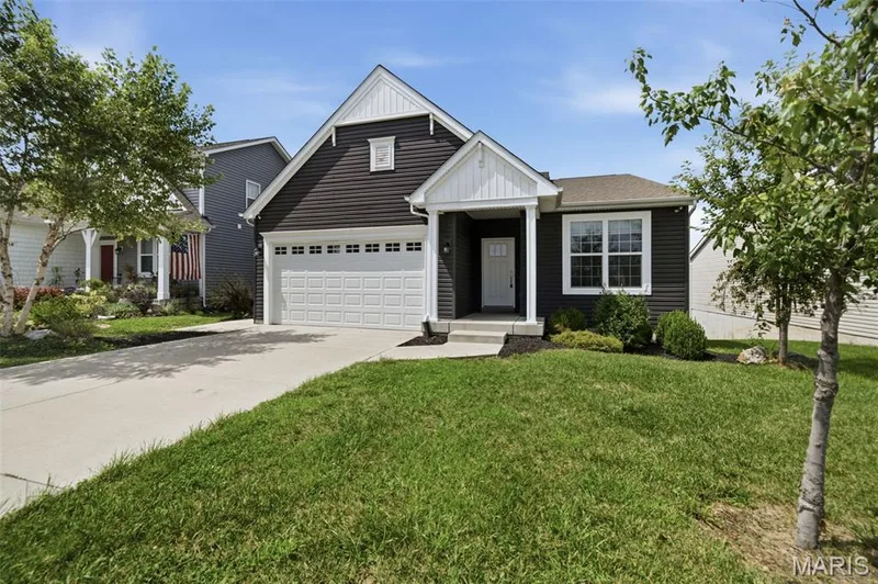 1555 Misty River Drive, St Paul, MO 63366 — listing photo 2 of 34