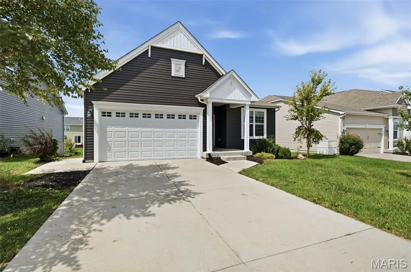 1555 Misty River Drive, St Paul, MO 63366 — listing photo 3 of 34