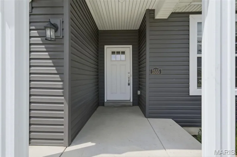 1555 Misty River Drive, St Paul, MO 63366 — listing photo 4 of 34