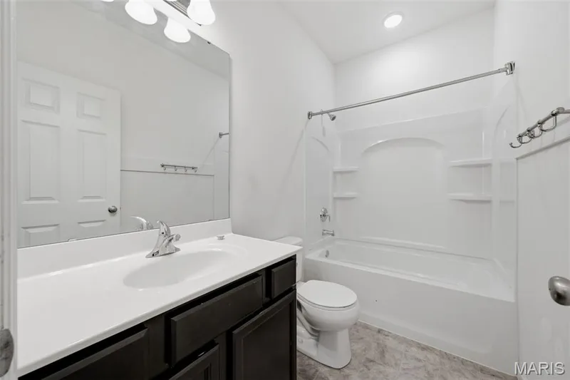 1555 Misty River Drive, St Paul, MO 63366 — listing photo 9 of 34