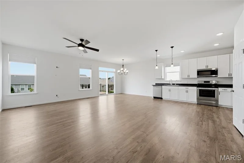 1555 Misty River Drive, St Paul, MO 63366 — listing photo 13 of 34