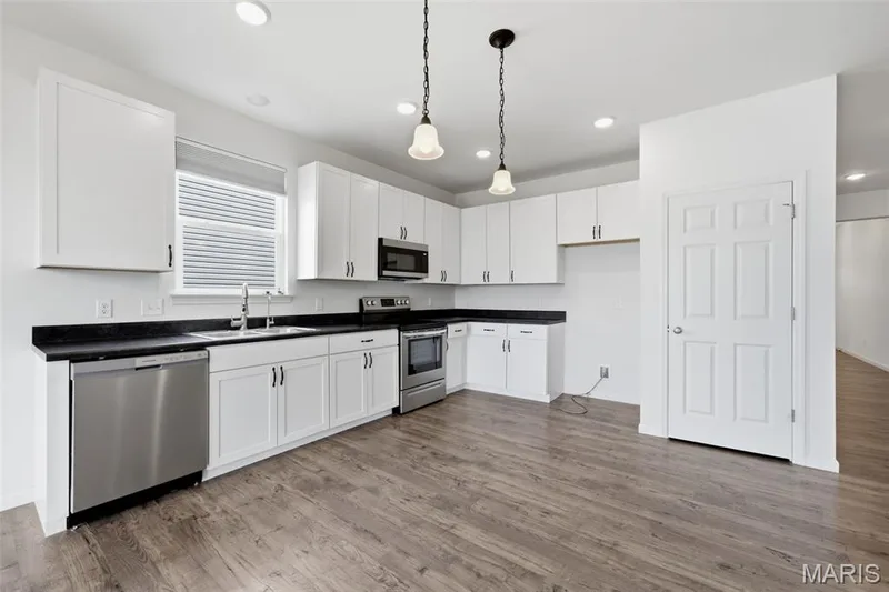 1555 Misty River Drive, St Paul, MO 63366 — listing photo 17 of 34