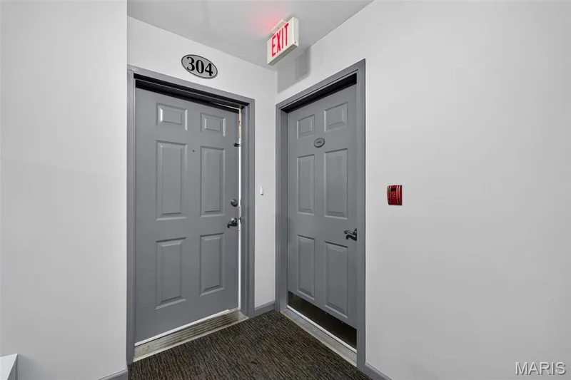 6 Monarch Trace Court #304, Chesterfield, MO 63017 — listing photo 4 of 27