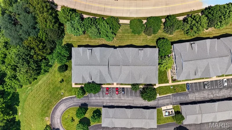 6 Monarch Trace Court #304, Chesterfield, MO 63017 — listing photo 23 of 27