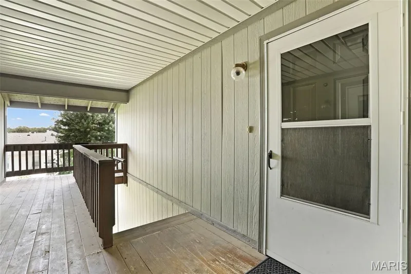 1630 Summergate Parkway #J, St Peters, MO 63303 — listing photo 2 of 19