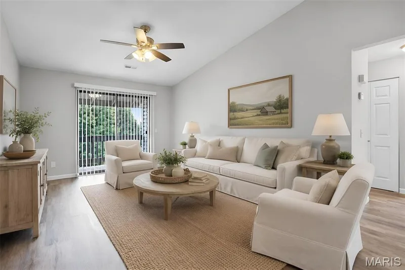 1630 Summergate Parkway #J, St Peters, MO 63303 — listing photo 3 of 19