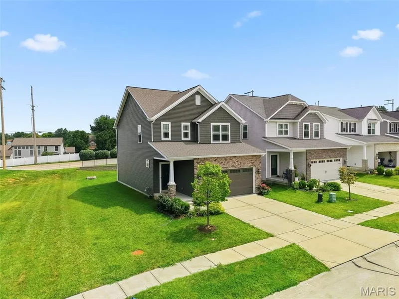 135 Woodline Court, St Peters, MO 63376 — listing photo 3 of 38