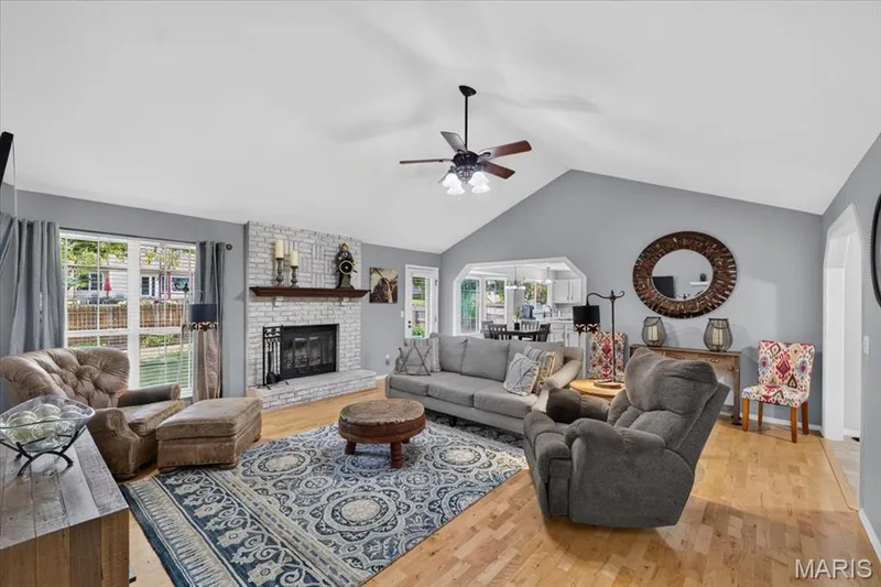 2713 Sundowner Drive, St Charles, MO 63303 — listing photo 2 of 24
