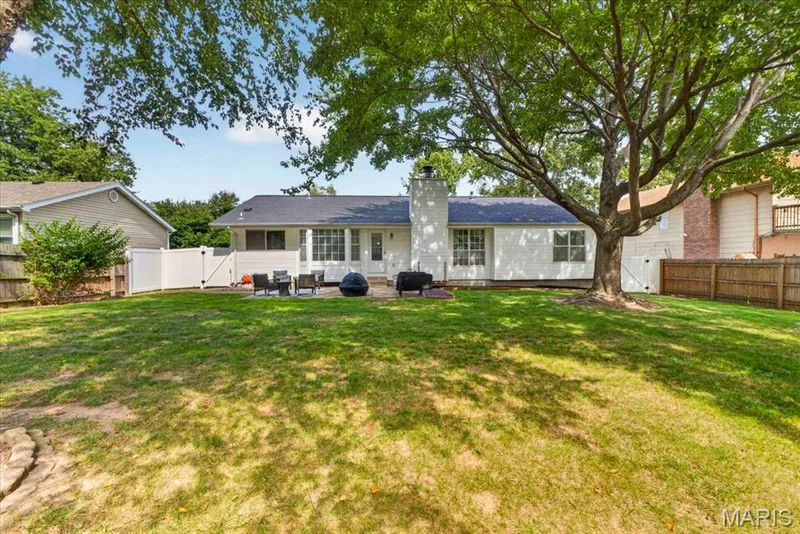 2713 Sundowner Drive, St Charles, MO 63303 — listing photo 5 of 24