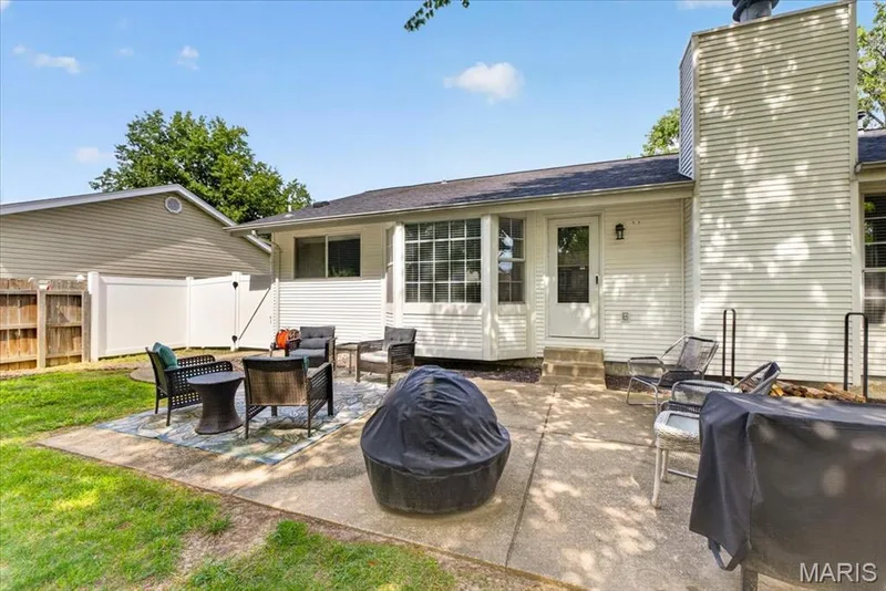 2713 Sundowner Drive, St Charles, MO 63303 — listing photo 18 of 24