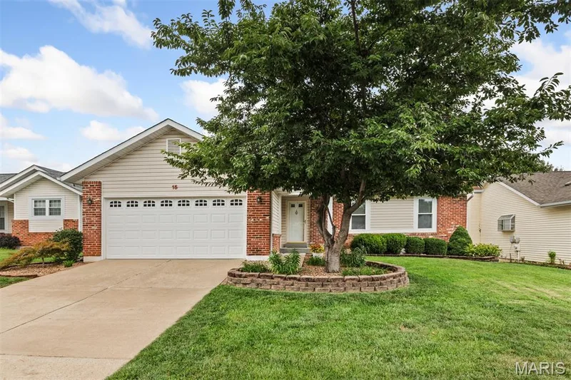 15 Dorchester Court, St Peters, MO 63376 — listing photo 2 of 61
