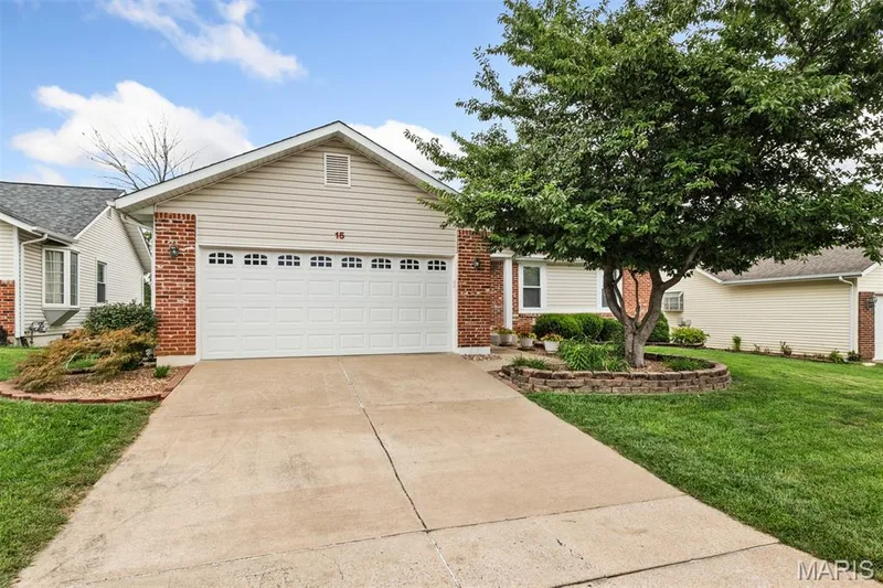 15 Dorchester Court, St Peters, MO 63376 — listing photo 3 of 61