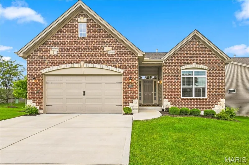201 Keaton Woods Drive, St Charles, MO — listing photo 1
