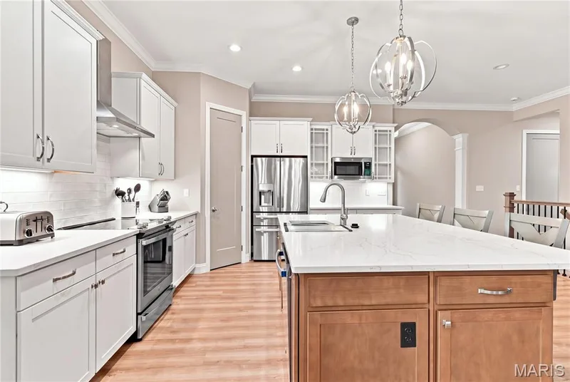 201 Keaton Woods Drive, St Charles, MO 63368 — listing photo 9 of 41