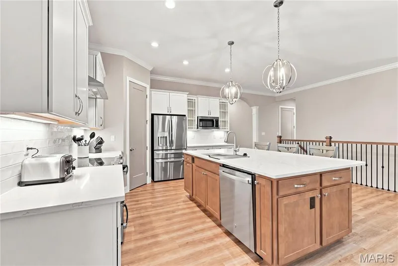 201 Keaton Woods Drive, St Charles, MO 63368 — listing photo 10 of 41