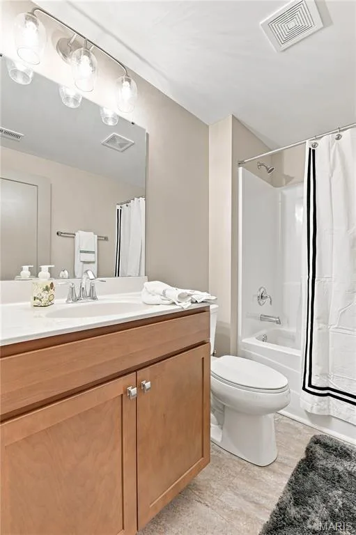 201 Keaton Woods Drive, St Charles, MO 63368 — listing photo 32 of 41
