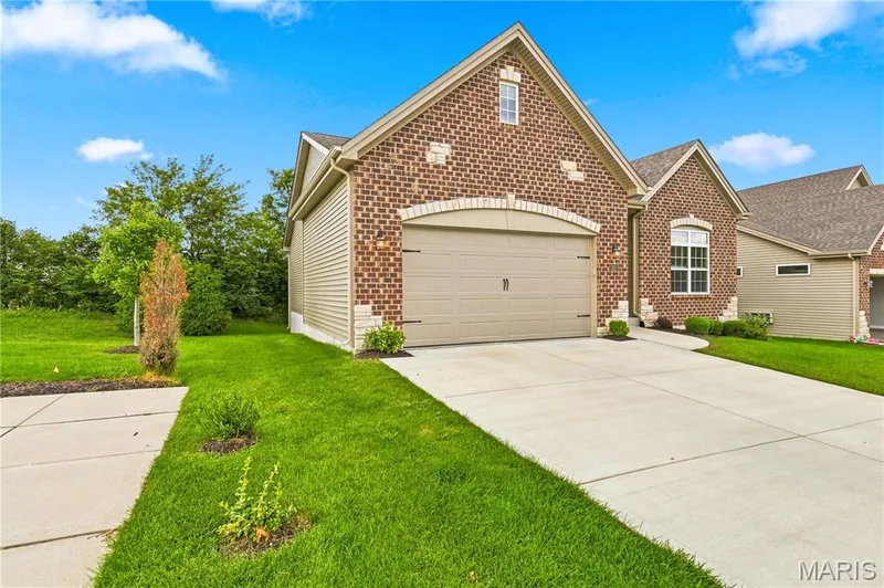 201 Keaton Woods Drive, St Charles, MO 63368 — listing photo 36 of 41