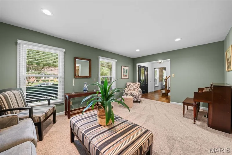 LIVING ROOM — 268 Kinderhook Drive, Chesterfield, MO 63017
