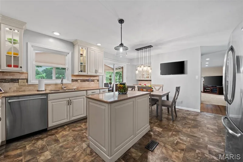 UPDATED KITCHEN — 268 Kinderhook Drive, Chesterfield, MO 63017