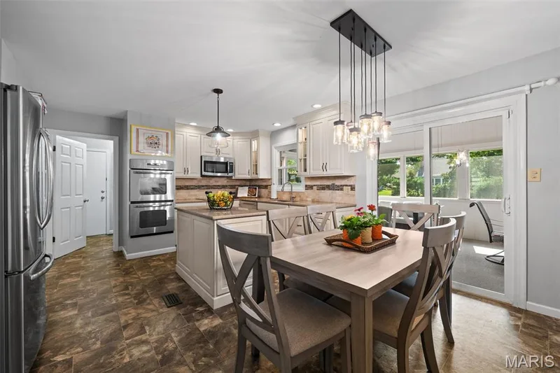 KITCHEN — 268 Kinderhook Drive, Chesterfield, MO 63017