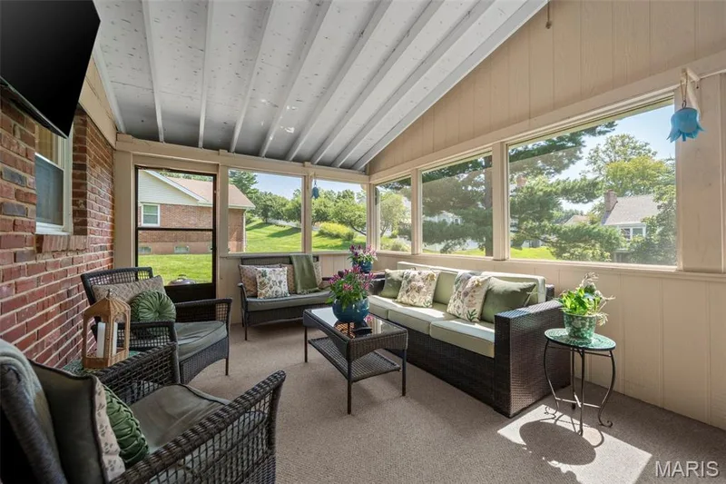 SCREENED PORDH WITH TV AND ELECTRICITY — 268 Kinderhook Drive, Chesterfield, MO 63017