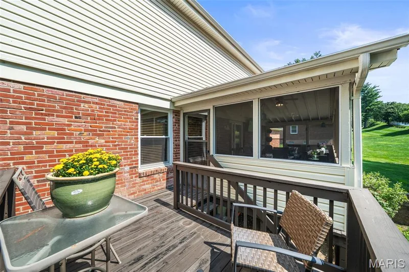 DECK — 268 Kinderhook Drive, Chesterfield, MO 63017