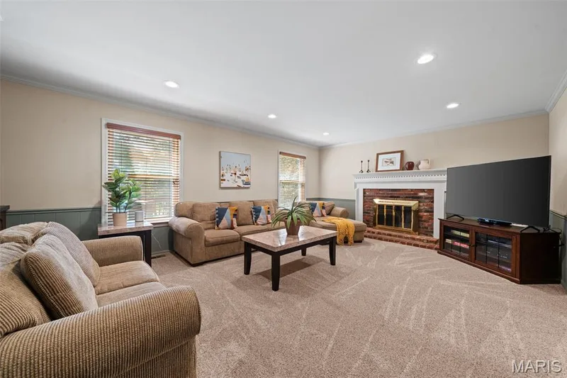 FAMILY ROOM — 268 Kinderhook Drive, Chesterfield, MO 63017