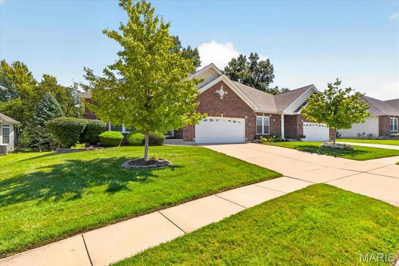 2418 Golden Bear Way #711A, Wentzville, MO 63385 — listing photo 4 of 69