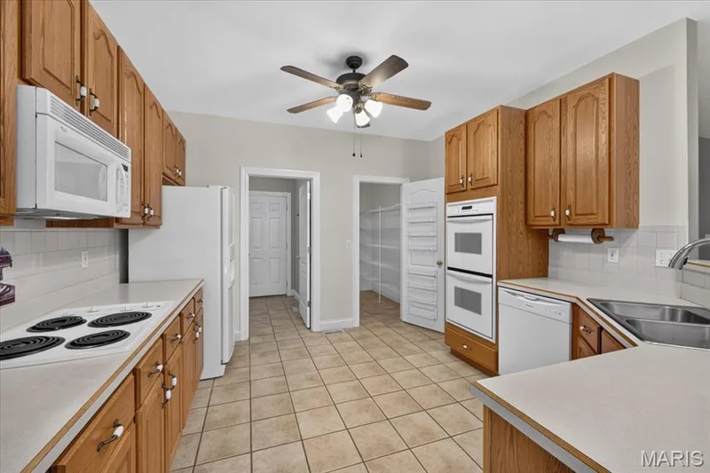 2418 Golden Bear Way #711A, Wentzville, MO 63385 — listing photo 41 of 69