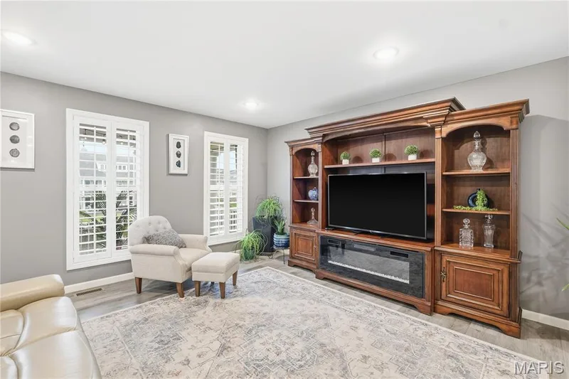 1064 Dyess Way, St Charles, MO 63301 — listing photo 5 of 32