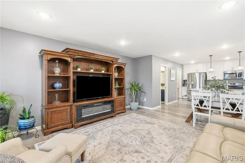 1064 Dyess Way, St Charles, MO 63301 — listing photo 6 of 32