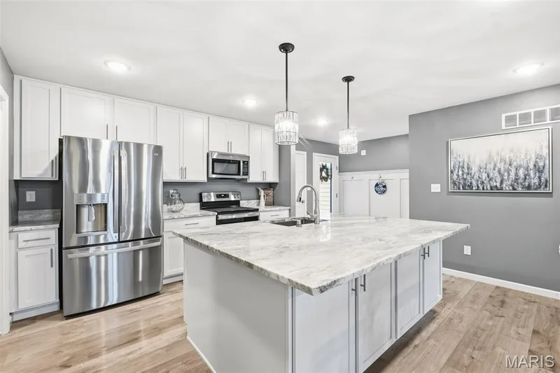1064 Dyess Way, St Charles, MO 63301 — listing photo 7 of 32