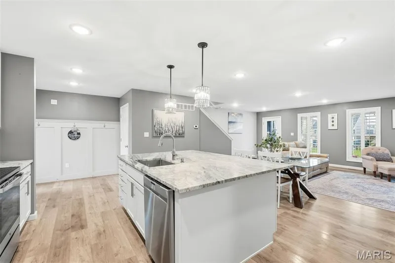 1064 Dyess Way, St Charles, MO 63301 — listing photo 8 of 32