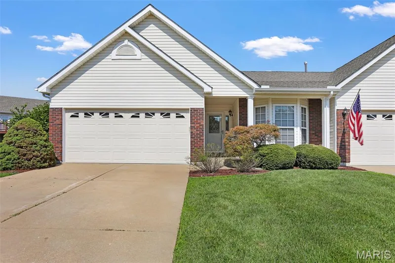32 Green Park Lane #32A, O'Fallon, MO β listing photo 1