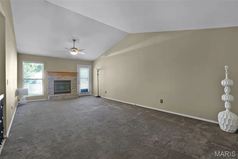 32 Green Park Lane #32A, O'Fallon, MO 63366 — listing photo 4 of 28