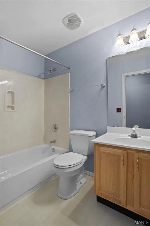 32 Green Park Lane #32A, O'Fallon, MO 63366 — listing photo 14 of 28