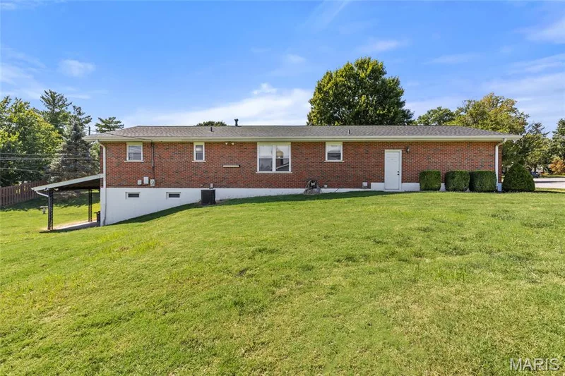 732 Fir Drive, St Charles, MO 63301 — listing photo 3 of 22