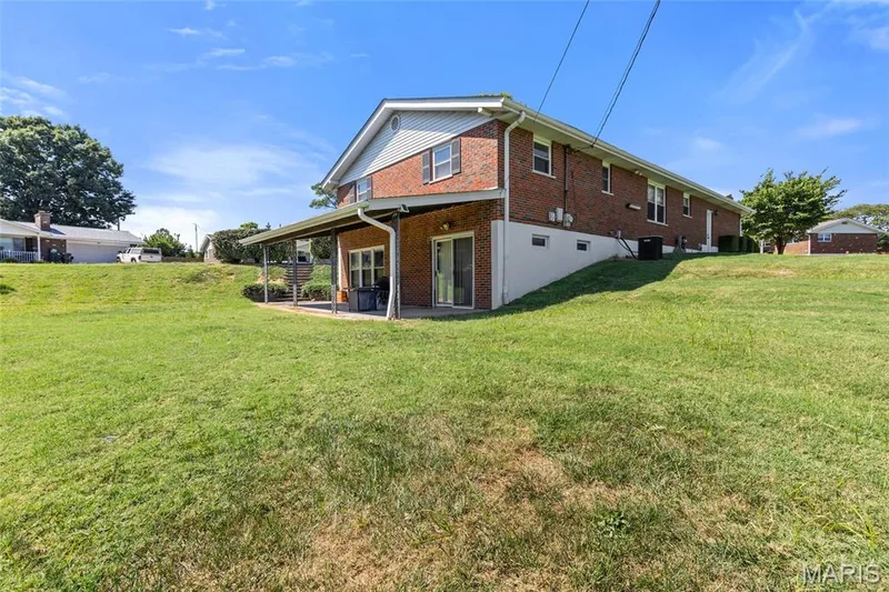 732 Fir Drive, St Charles, MO 63301 — listing photo 4 of 22