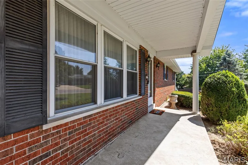 732 Fir Drive, St Charles, MO 63301 — listing photo 5 of 22