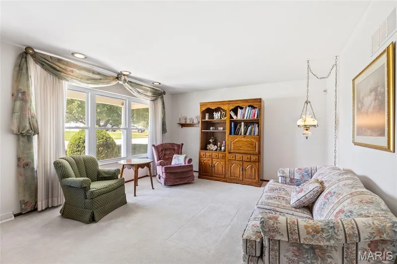 732 Fir Drive, St Charles, MO 63301 — listing photo 6 of 22