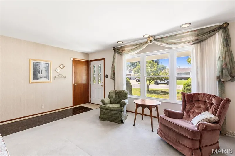 732 Fir Drive, St Charles, MO 63301 — listing photo 7 of 22