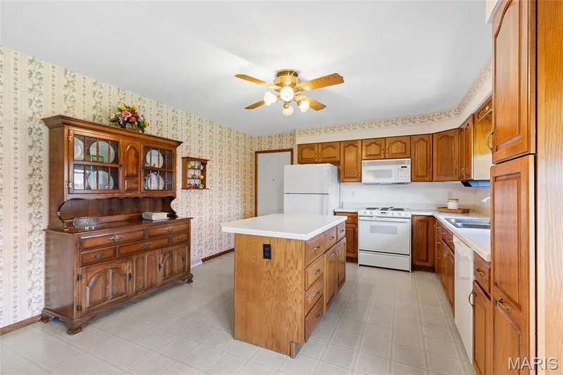 732 Fir Drive, St Charles, MO 63301 — listing photo 11 of 22